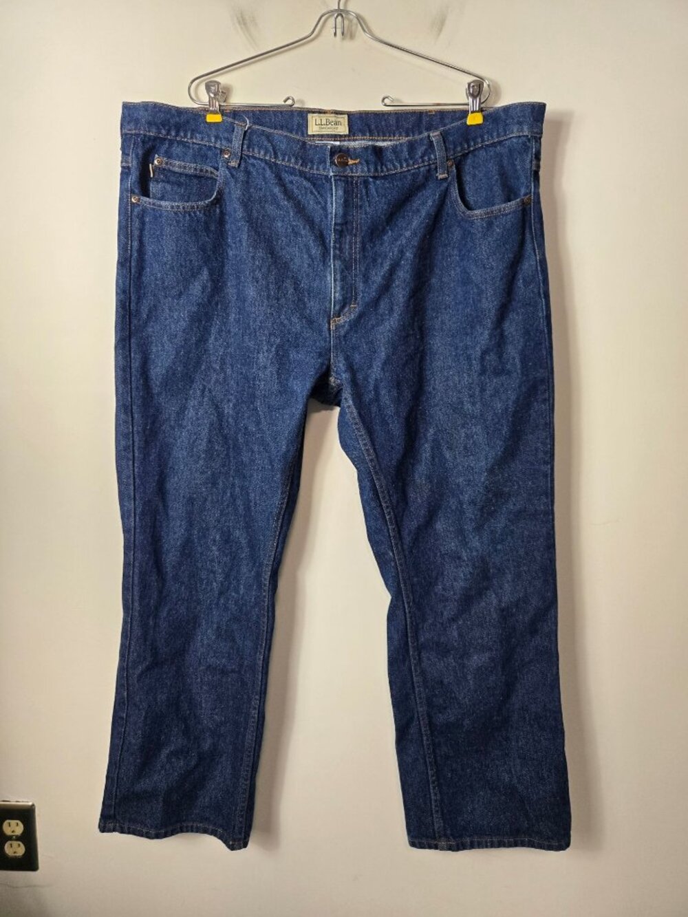 L.L. Bean Men's Size 44x29 Double L Jeans Classic Fit Dark Wash Sustainable